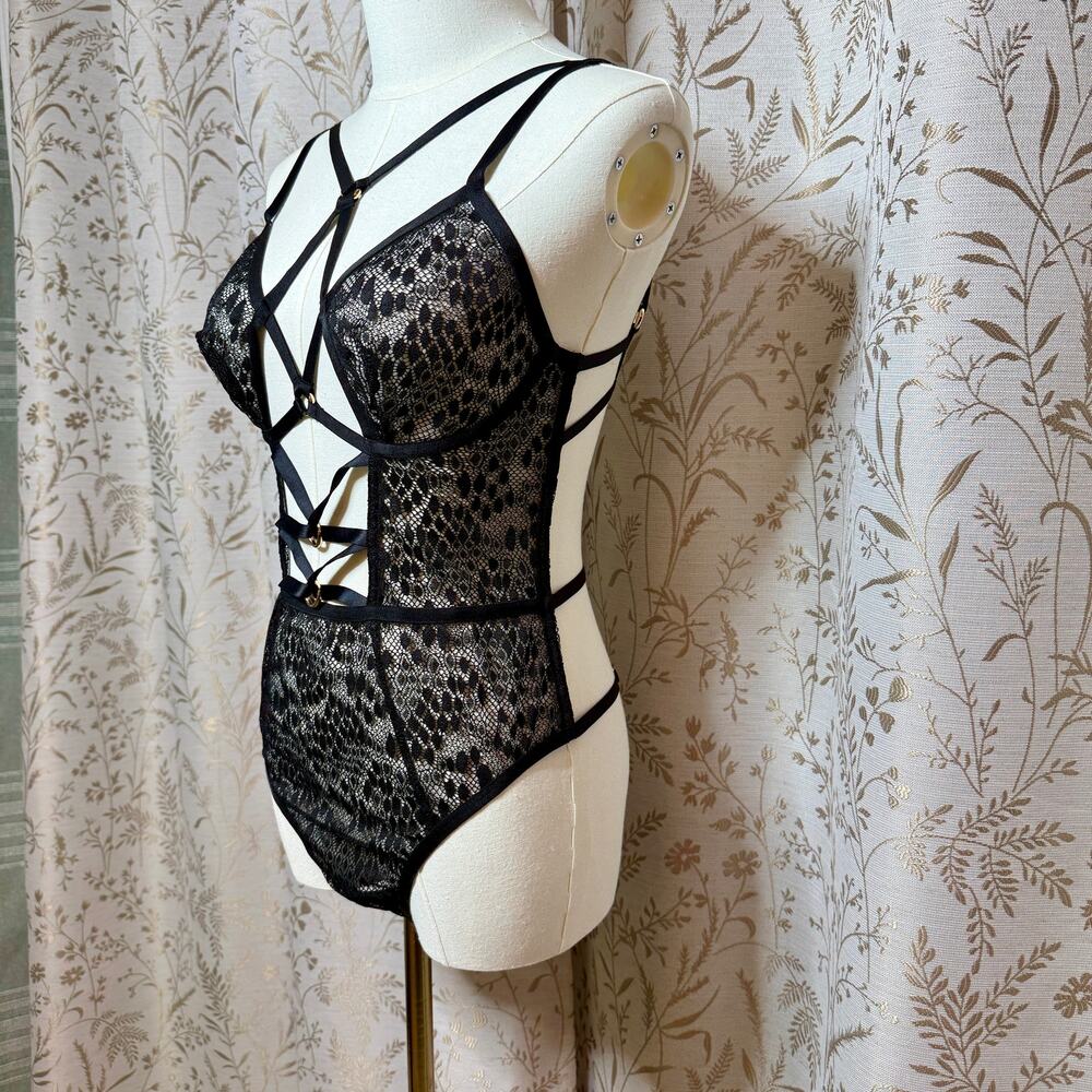 Victoria's Secret Women Black Lace Strappy Cage Teddy Large Vampy Glam Boudoir - Picture 9 of 12
